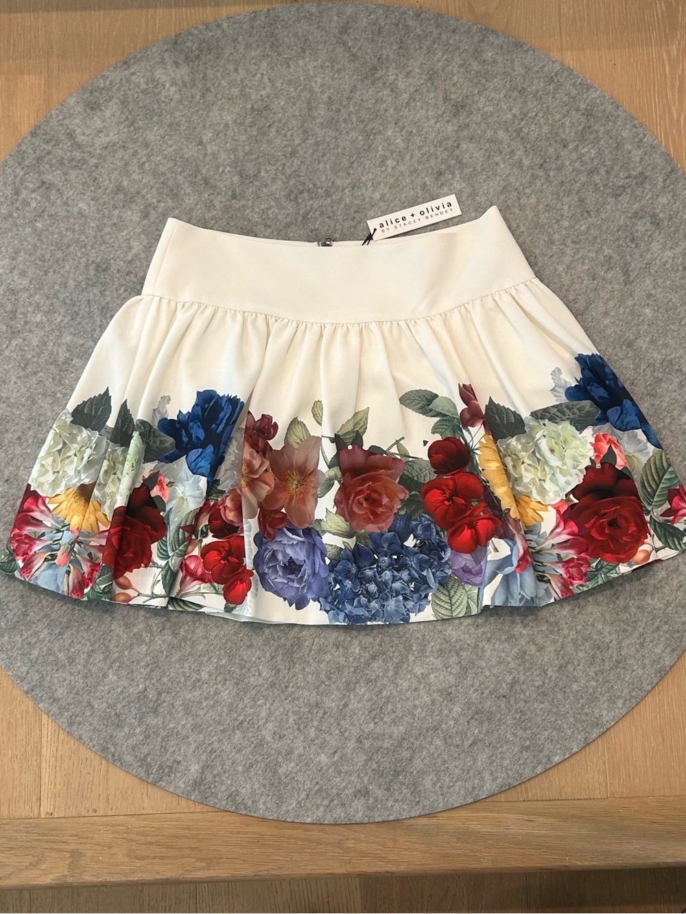 Alice + Olivia White Floral Print Circle Skirt - Picture 2 of 6